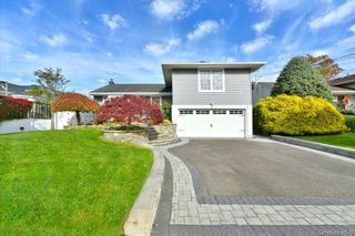 72 Narwood Road, Massapequa, NY 11758