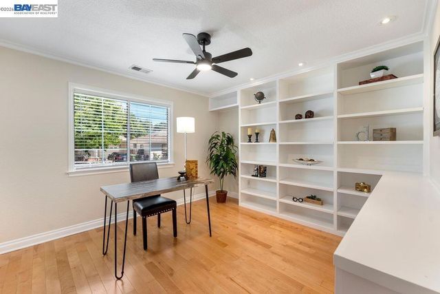 18747 Sandy Rd, Castro Valley, CA 94546
