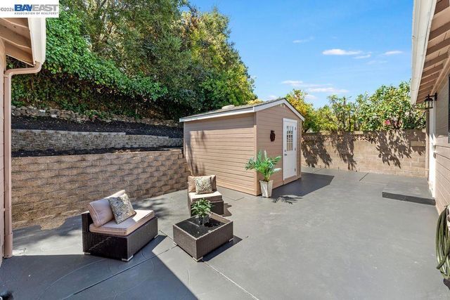 18747 Sandy Rd, Castro Valley, CA 94546