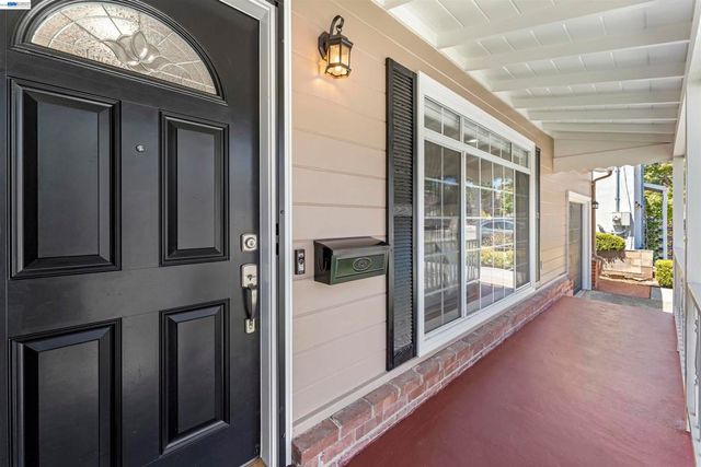 18747 Sandy Rd, Castro Valley, CA 94546