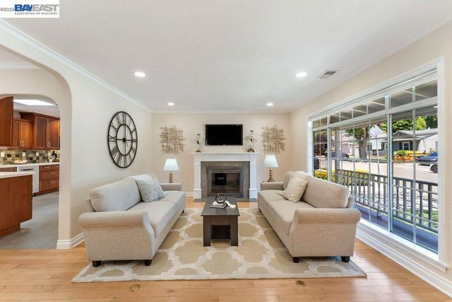 18747 Sandy Rd, Castro Valley, CA 94546