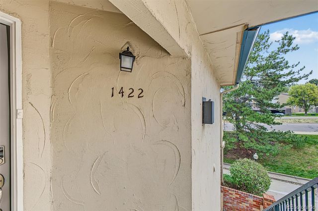 8777 E Dry Creek Road 1422, Centennial, CO 80112