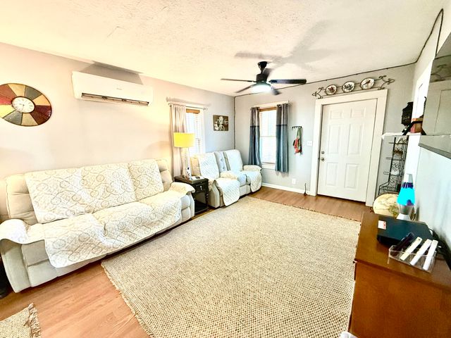 365 Maple Street, Russell Springs, KY 42642