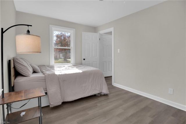 7 E Lewis RD, Hampton, VA 23666