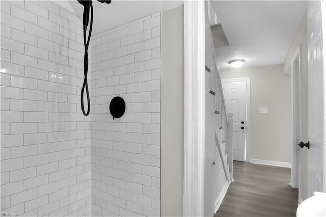 7 E Lewis RD, Hampton, VA 23666