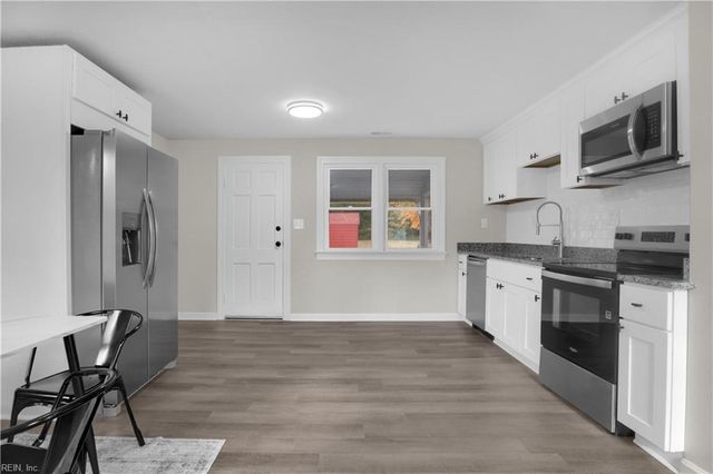 7 E Lewis RD, Hampton, VA 23666