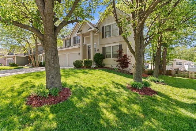 705 Hawthorne Drive, Liberty, MO 64068