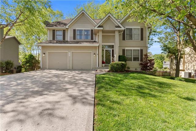 705 Hawthorne Drive, Liberty, MO 64068