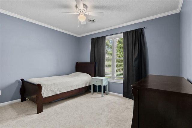 705 Hawthorne Drive, Liberty, MO 64068