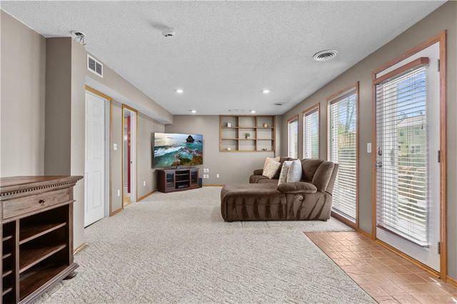 705 Hawthorne Drive, Liberty, MO 64068