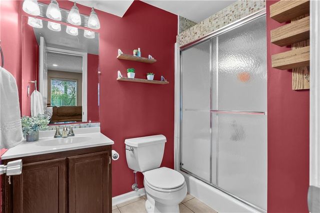 705 Hawthorne Drive, Liberty, MO 64068