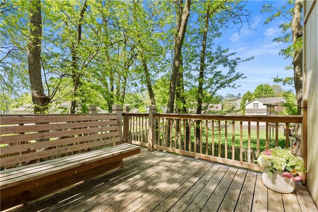 705 Hawthorne Drive, Liberty, MO 64068