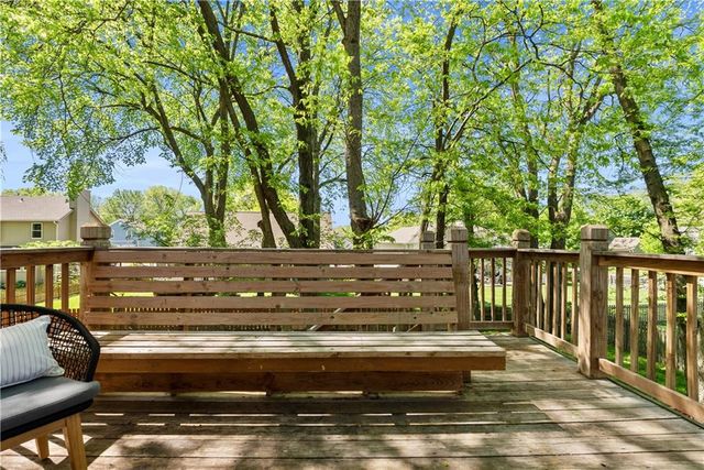 705 Hawthorne Drive, Liberty, MO 64068