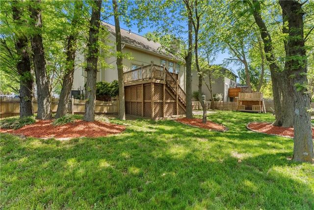 705 Hawthorne Drive, Liberty, MO 64068