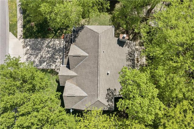 705 Hawthorne Drive, Liberty, MO 64068