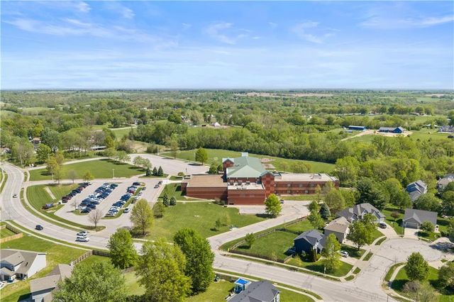 705 Hawthorne Drive, Liberty, MO 64068