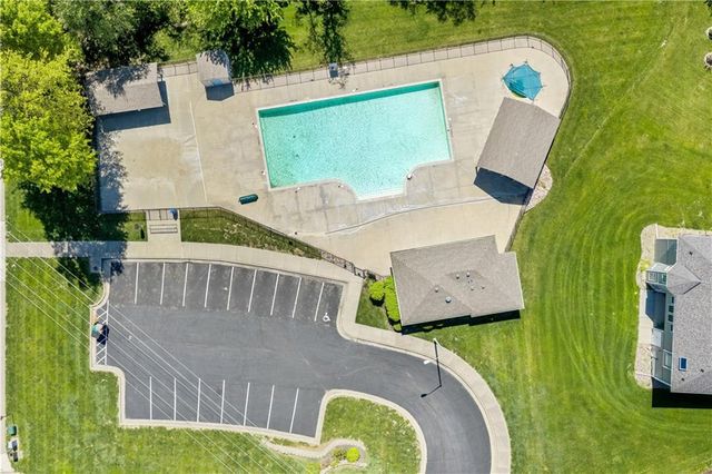 705 Hawthorne Drive, Liberty, MO 64068