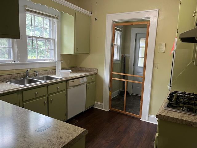 205 4th Street, Manchester, GA 31816