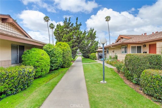 1736 E Commonwealth Ave 102, Fullerton, CA 92831
