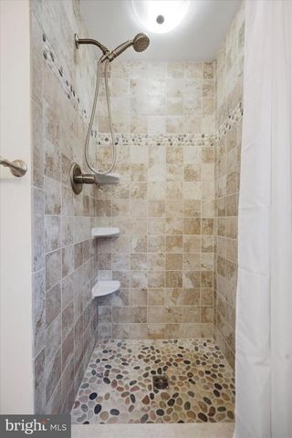 8331 ELLISTON DR, Wyndmoor, PA 19038