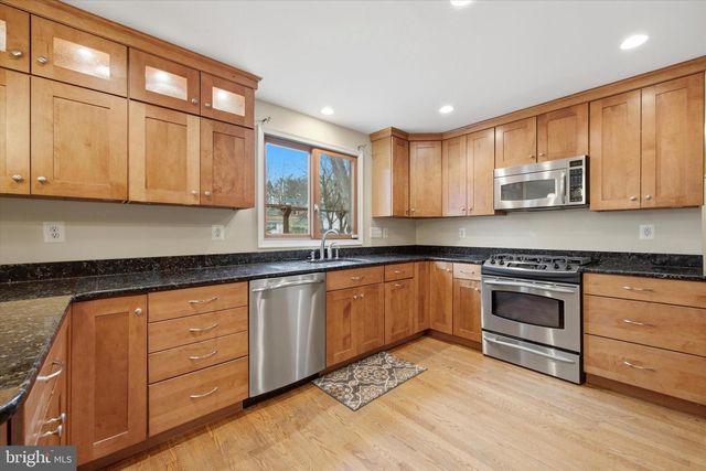 8331 ELLISTON DR, Wyndmoor, PA 19038