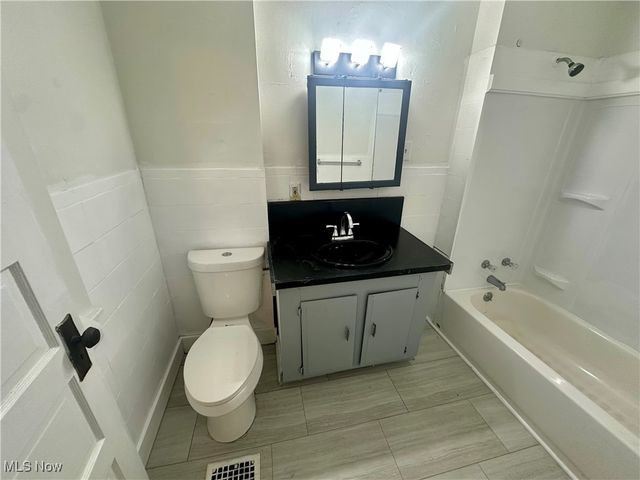 162 Westwood 162, Akron, OH 44302