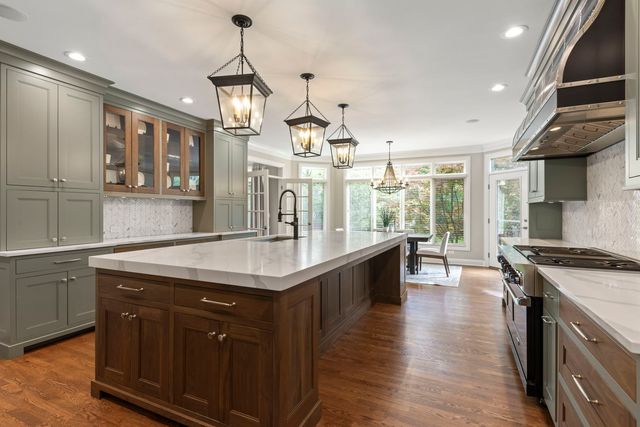 1046 Sylvan Circle, Naperville, IL 60540