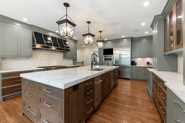 1046 Sylvan Circle, Naperville, IL 60540