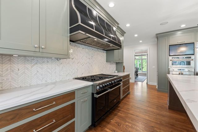 1046 Sylvan Circle, Naperville, IL 60540