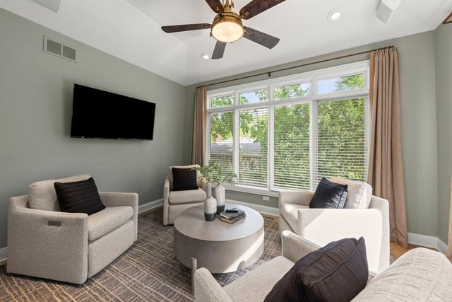 1046 Sylvan Circle, Naperville, IL 60540