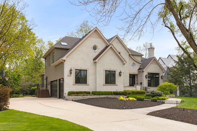 1046 Sylvan Circle, Naperville, IL 60540