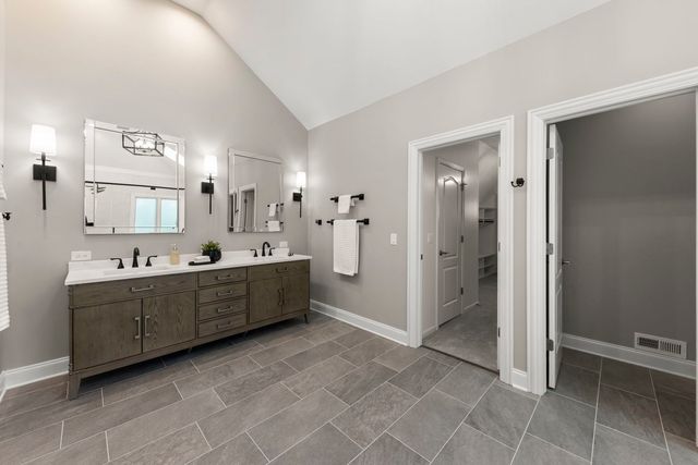1046 Sylvan Circle, Naperville, IL 60540