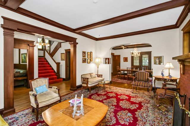 1446 W Summerdale Avenue, Chicago, IL 60640
