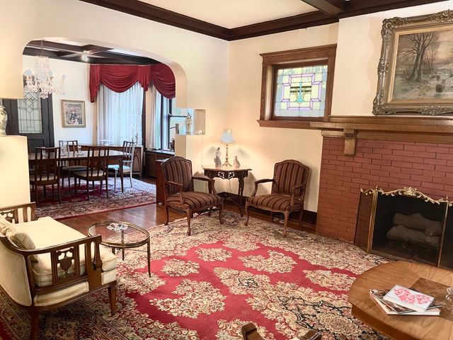 1446 W Summerdale Avenue, Chicago, IL 60640