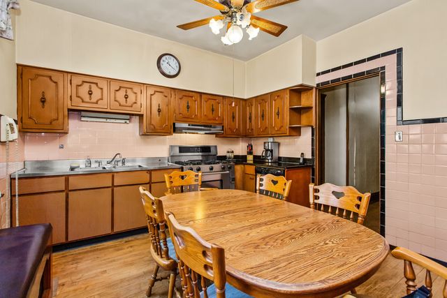 1446 W Summerdale Avenue, Chicago, IL 60640