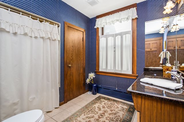 1446 W Summerdale Avenue, Chicago, IL 60640