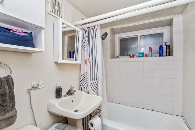 1446 W Summerdale Avenue, Chicago, IL 60640