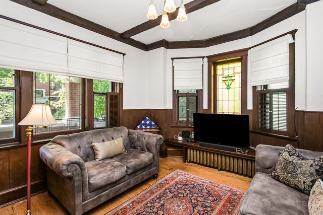 1446 W Summerdale Avenue, Chicago, IL 60640