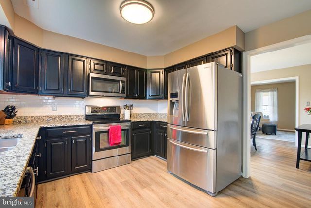 17372 HILLTOP DR, Purcellville, VA 20132