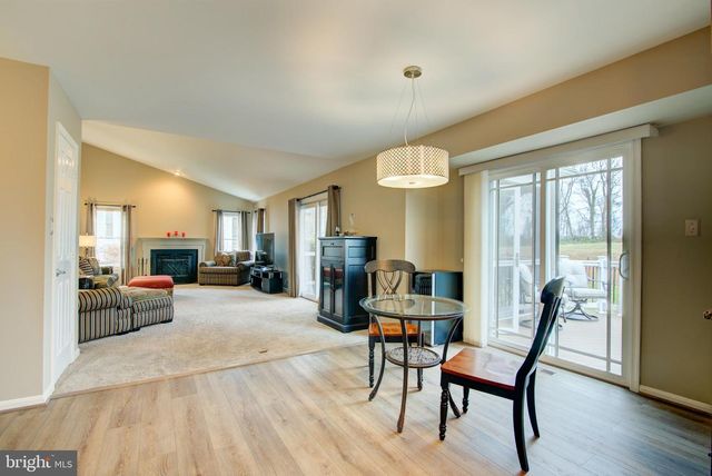 17372 HILLTOP DR, Purcellville, VA 20132