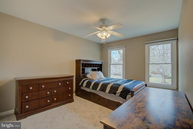 17372 HILLTOP DR, Purcellville, VA 20132