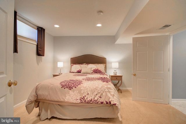 17372 HILLTOP DR, Purcellville, VA 20132