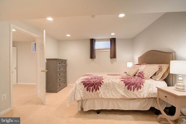 17372 HILLTOP DR, Purcellville, VA 20132