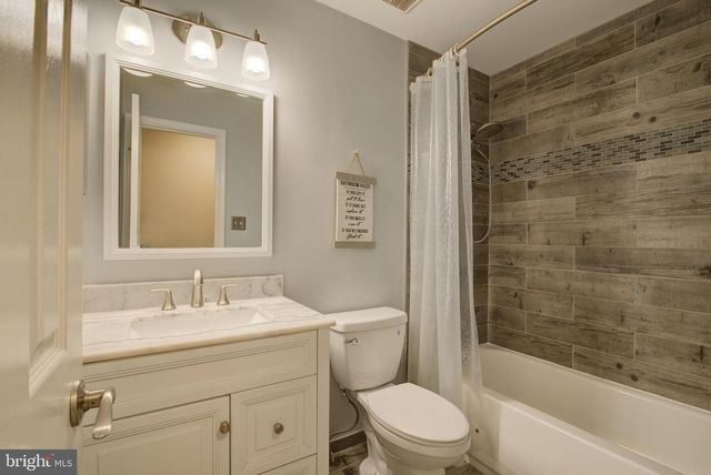 17372 HILLTOP DR, Purcellville, VA 20132