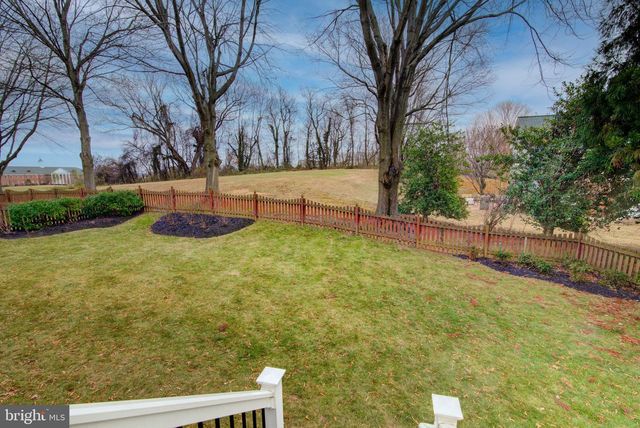 17372 HILLTOP DR, Purcellville, VA 20132