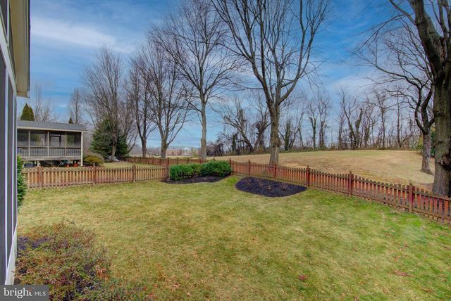 17372 HILLTOP DR, Purcellville, VA 20132