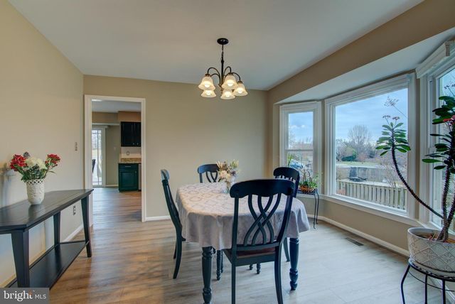 17372 HILLTOP DR, Purcellville, VA 20132