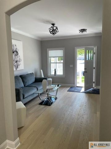 29 Halsey Street, Metuchen, NJ 08840