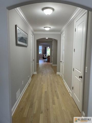 29 Halsey Street, Metuchen, NJ 08840