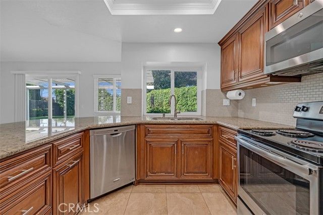 1596 Honeydale Court, Upland, CA 91786